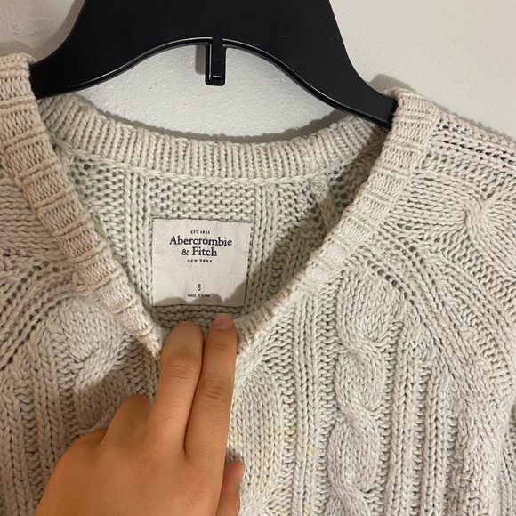 A&F Sweater - Picture 2 of 4